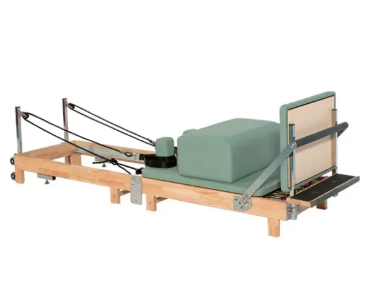 Foldable oak pilates reformer - detail view 2