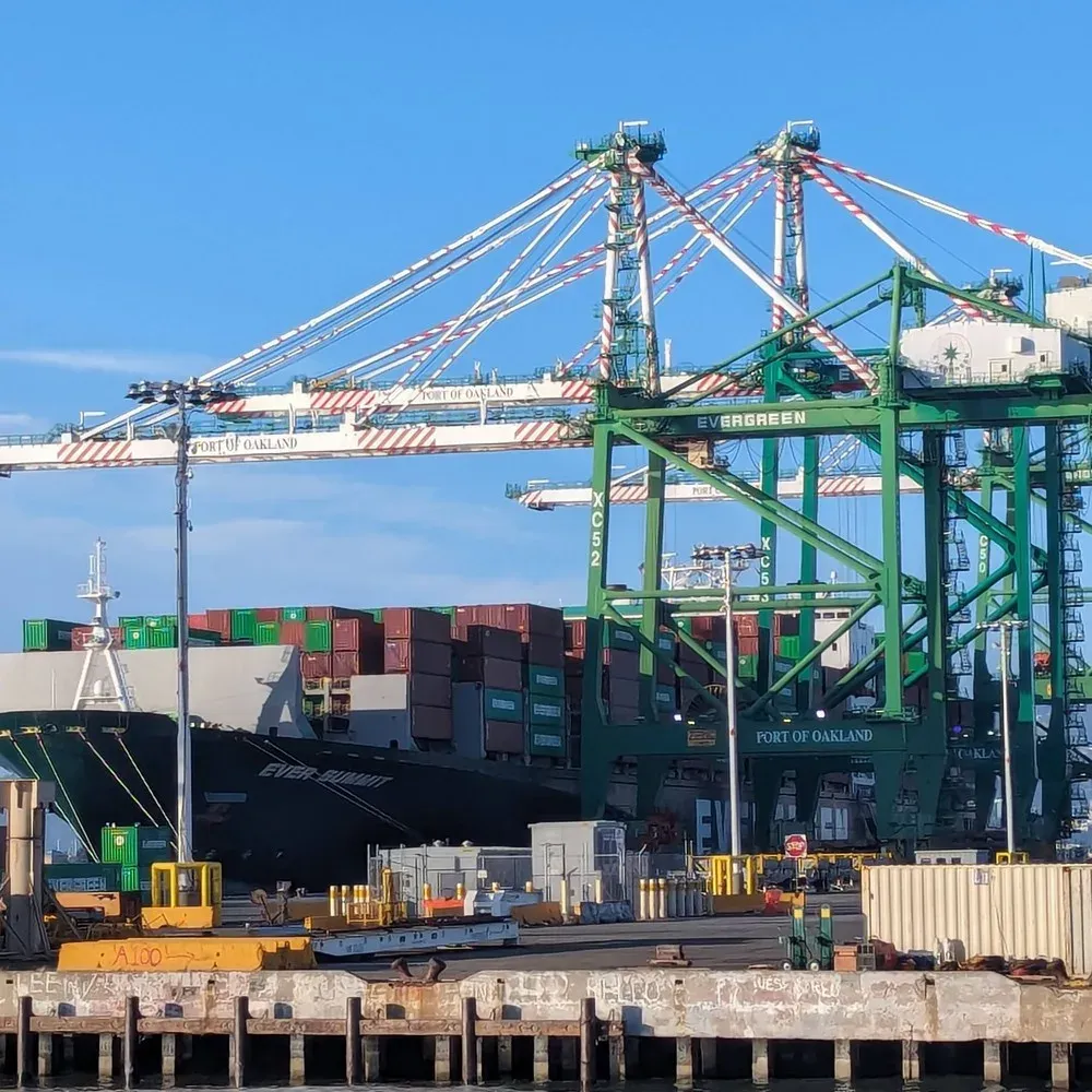 Container terminal at Port of Oakland - sourcing from China to North America