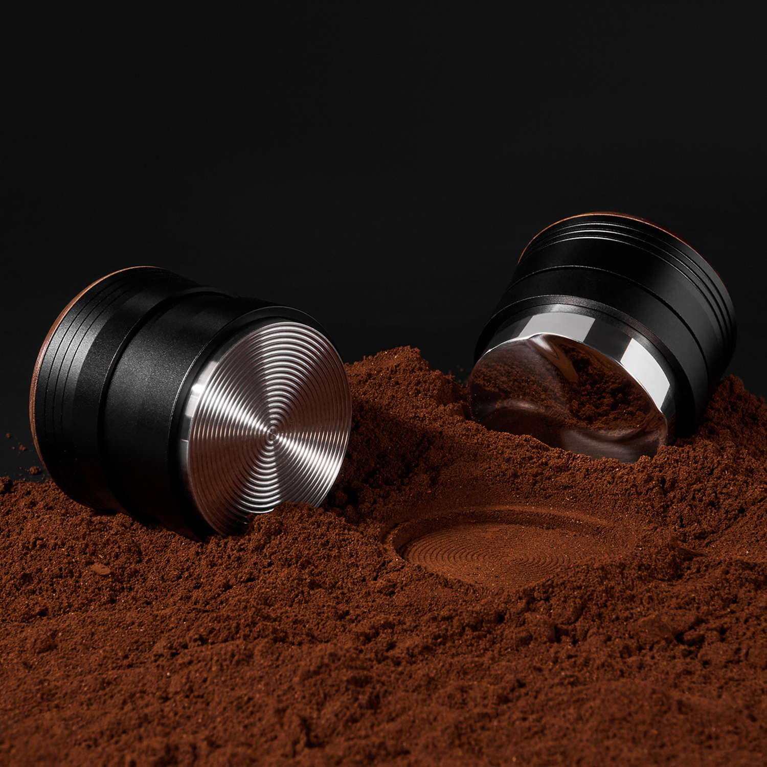 Wood-cap tamper and distributor with ringed body profiles