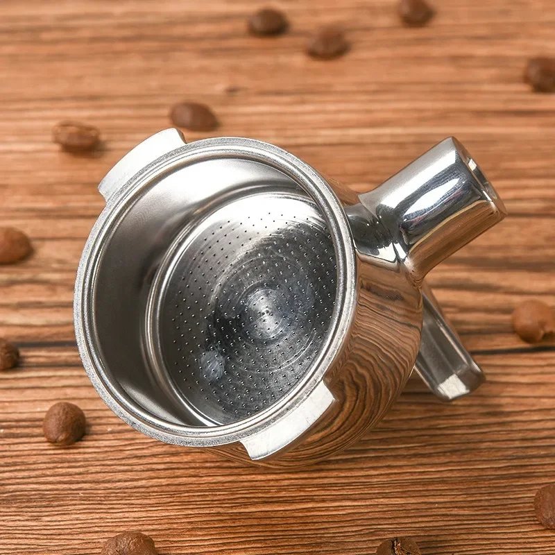 Basket perforations inside the dual-spout head