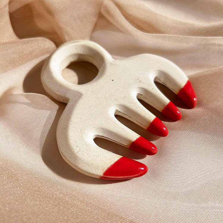 GSK13 Ceramic Claw Comb Massager Cream and Red view 3
