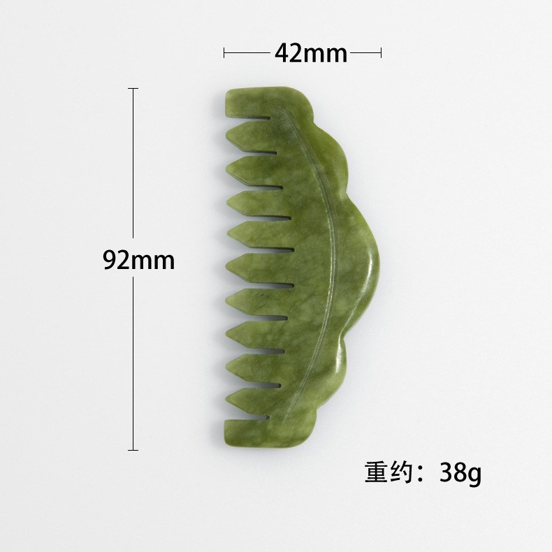 Scalloped green jade comb 42 x 92 mm, about 38 g