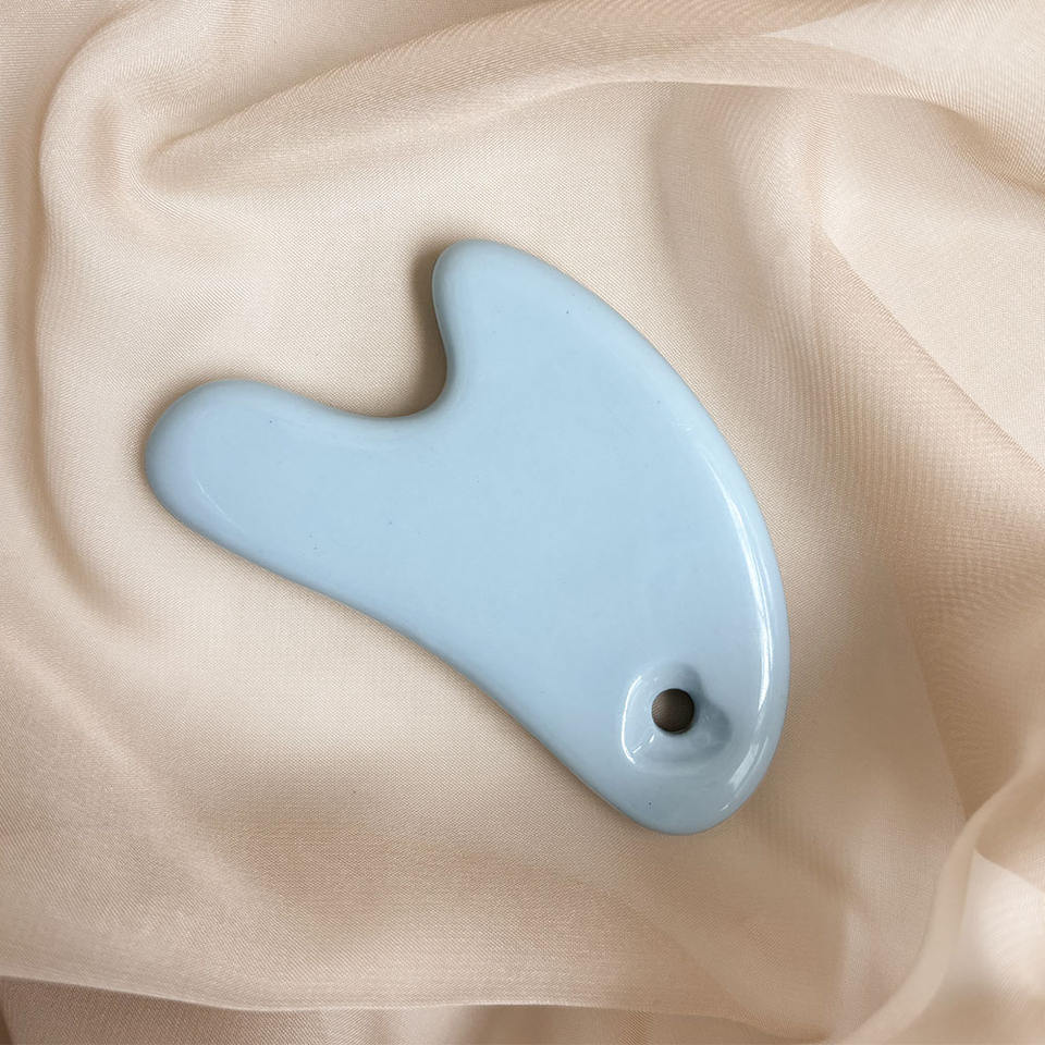 GSK15 Ceramic Fish Gua Sha Board Set Multicolour view 4