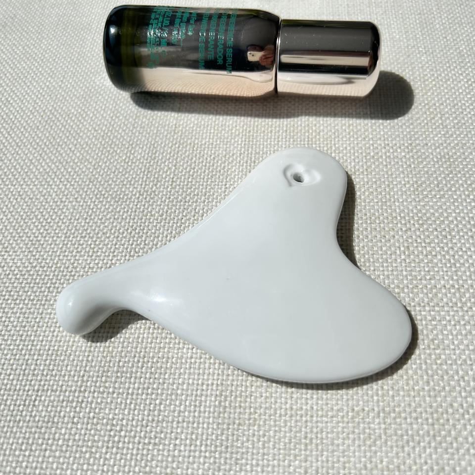 GSK34 Ceramic Heart Contour Board with Hole 9 cm view 4