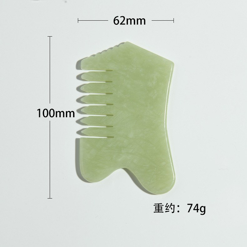 Tall jade comb 62 x 100 mm, about 74 g
