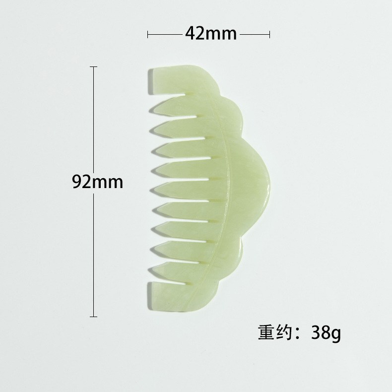 Scalloped jade comb 42 x 92 mm, about 38 g