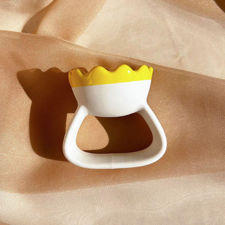 GSK26 Ceramic Kettle Cup Massager White and Yellow view 5