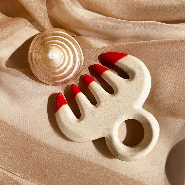 GSK13 Ceramic Claw Comb Massager Cream and Red view 6