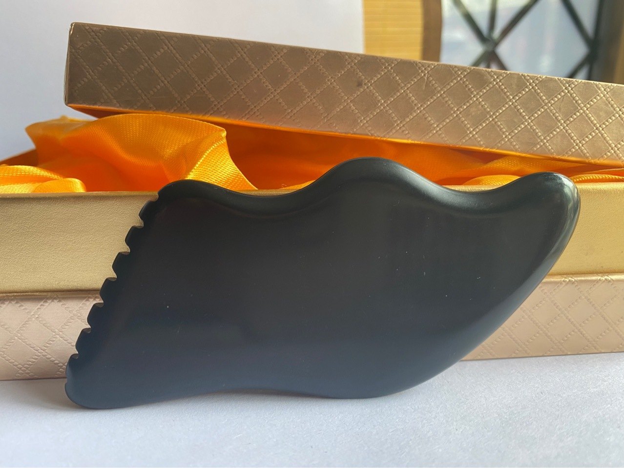 Black Bian Stone Y Shape Gua Sha Board with Comb Teeth detail 7