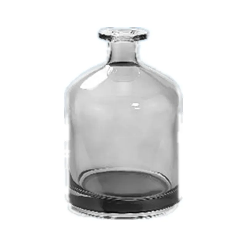 Empty glass reed diffuser bottle, 2000ml, with a 26mm neck, for fragrance and aroma projects. Available wholesale.