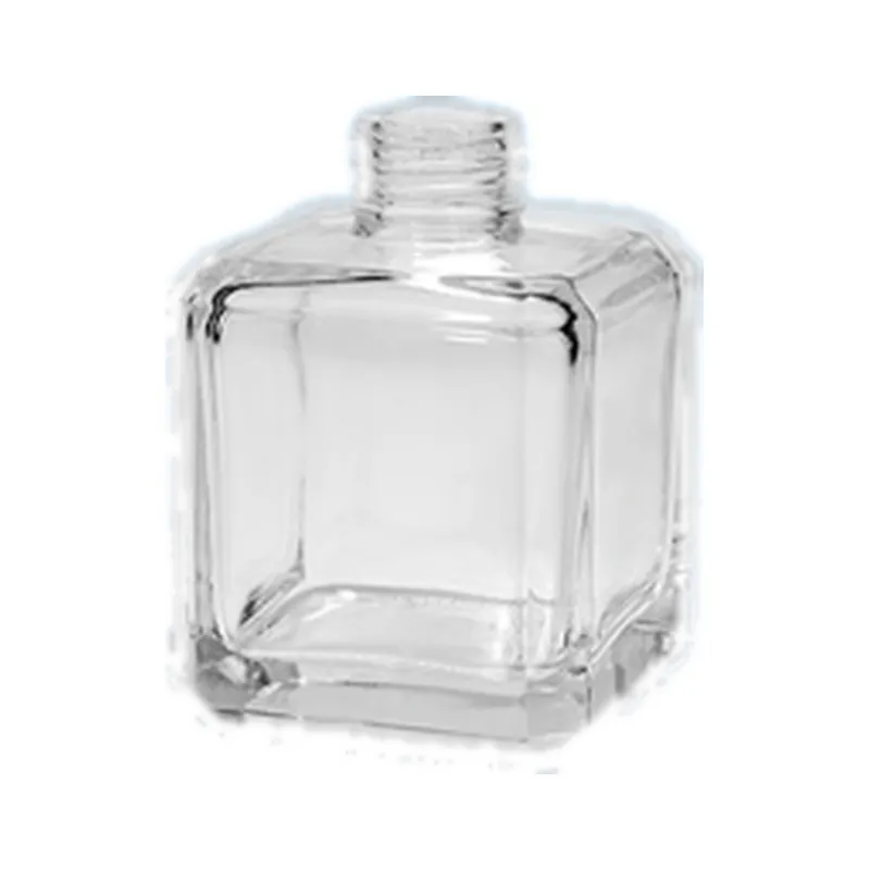 Empty glass reed diffuser bottle, 150ml, with a 16.8mm neck, for fragrance and aroma projects. Available wholesale.