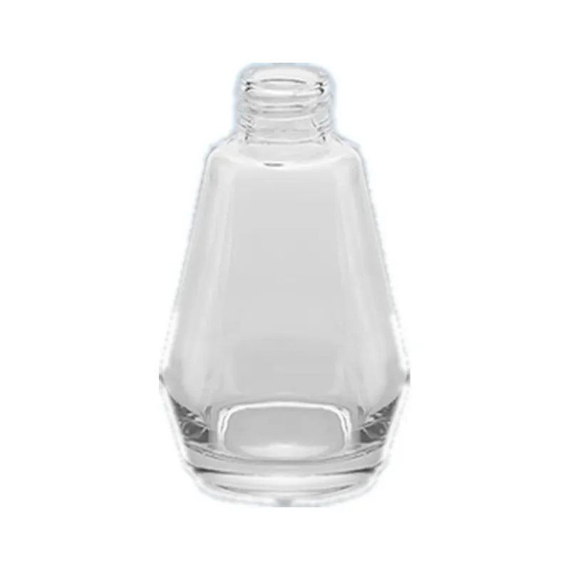 Empty glass reed diffuser bottle, 150ml, with a 17.5mm neck, for fragrance and aroma projects. Available wholesale.