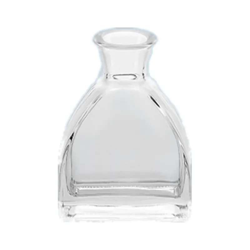 Empty glass reed diffuser bottle, 100ml, with a 36.8mm neck, for fragrance and aroma projects. Available wholesale.
