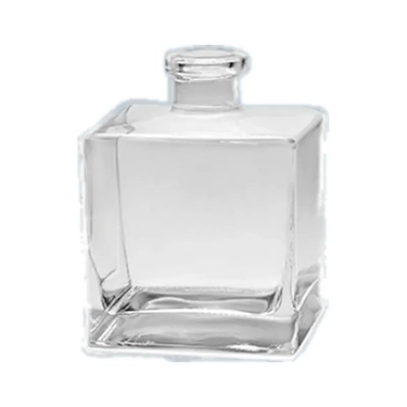 Empty glass reed diffuser bottle, 500ml, with a 19.5mm neck, for fragrance and aroma projects. Available wholesale.