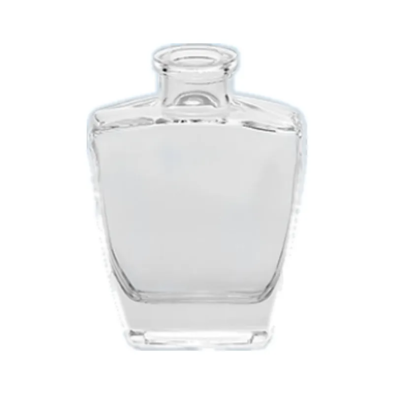 Empty glass reed diffuser bottle, 100ml, with a 18.8mm neck, for fragrance and aroma projects. Available wholesale.