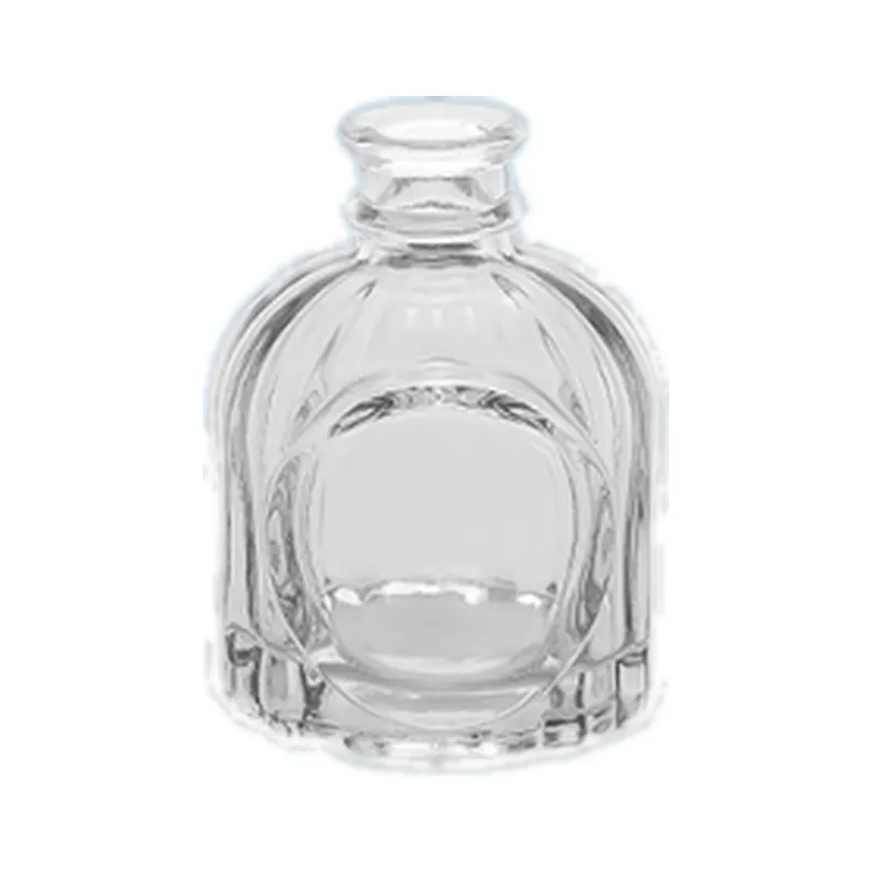Empty glass reed diffuser bottle, 100ml, with a 15.7mm neck, for fragrance and aroma projects. Available wholesale.