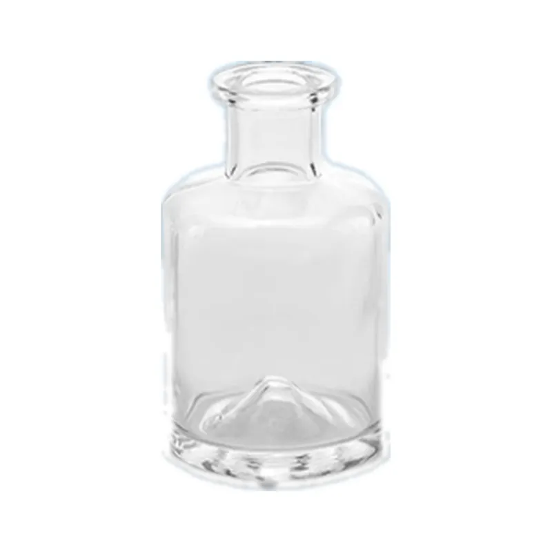Empty glass reed diffuser bottle, 200ml, with a 19.1mm neck, for fragrance and aroma projects. Available wholesale.