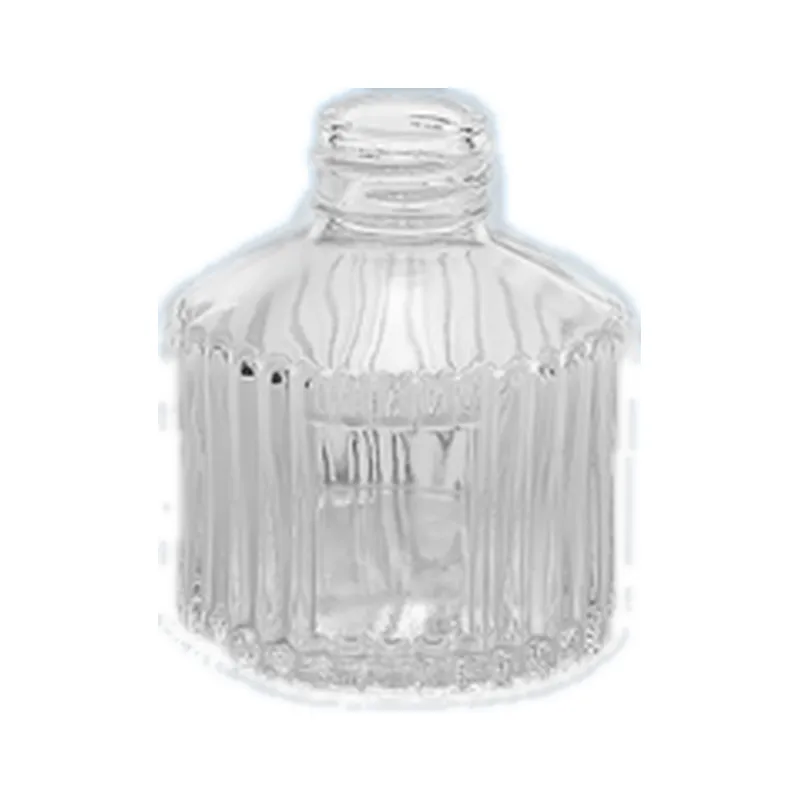 Empty glass reed diffuser bottle, 120ml, with a 17.3mm neck, for fragrance and aroma projects. Available wholesale.