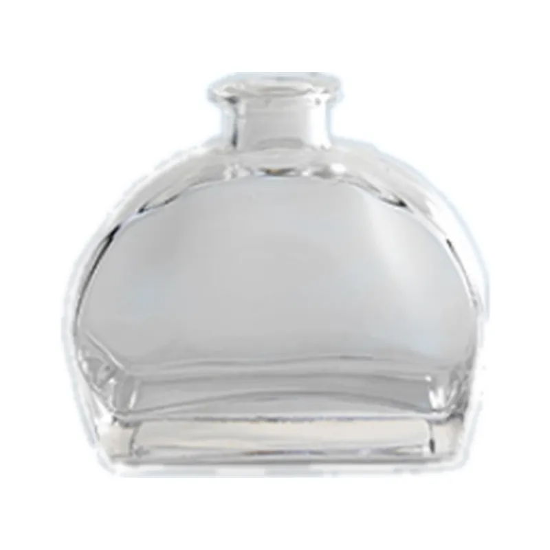 Empty glass reed diffuser bottle, 180ml, with a 18.5mm neck, for fragrance and aroma projects. Available wholesale.