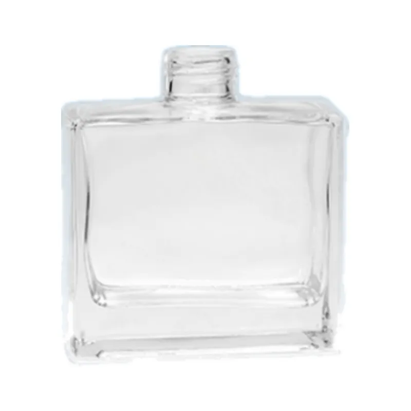 Empty glass reed diffuser bottle, 200ml, with a 17mm neck, for fragrance and aroma projects. Available wholesale.