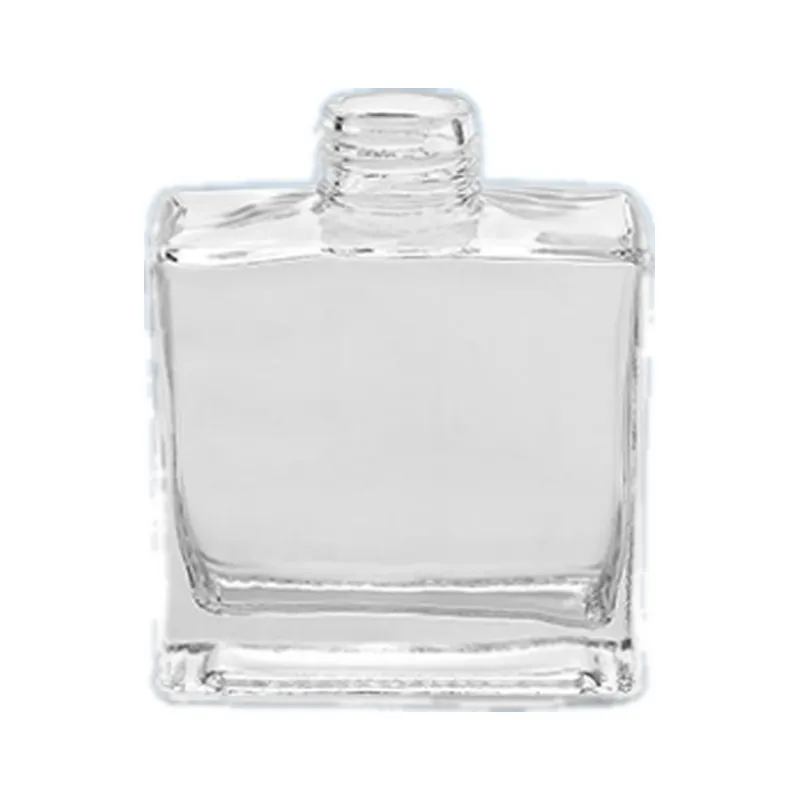 Empty glass reed diffuser bottle, 150ml, with a 17.5mm neck, for fragrance and aroma projects. Available wholesale.