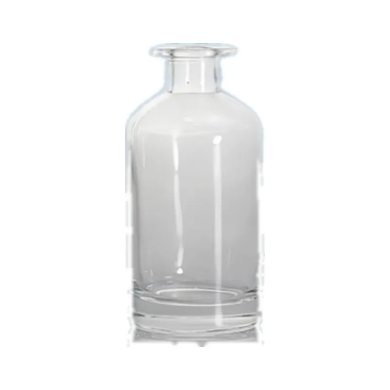 Empty glass reed diffuser bottle, 200ml, with a 18.2mm neck, for fragrance and aroma projects. Available wholesale.