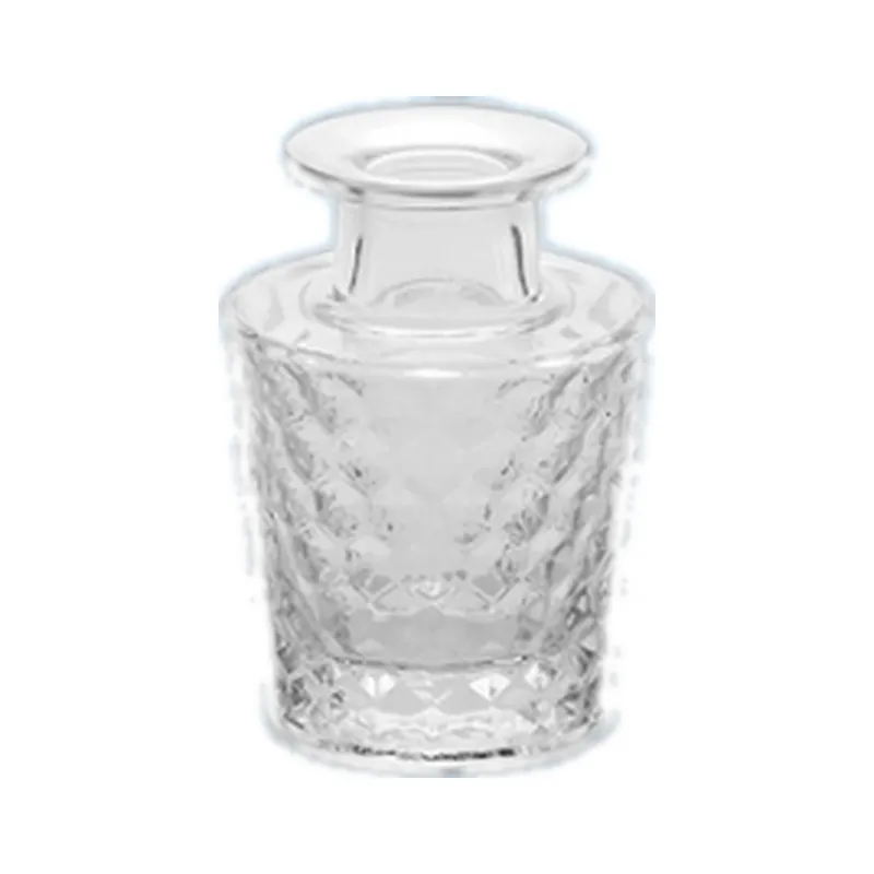Empty glass reed diffuser bottle, 100ml, with a 20.2mm neck, for fragrance and aroma projects. Available wholesale.