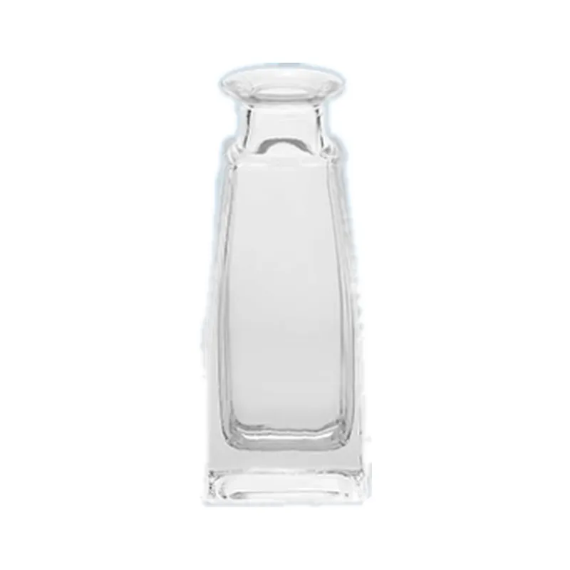 Empty glass reed diffuser bottle, 100ml, with a 17.6mm neck, for fragrance and aroma projects. Available wholesale.