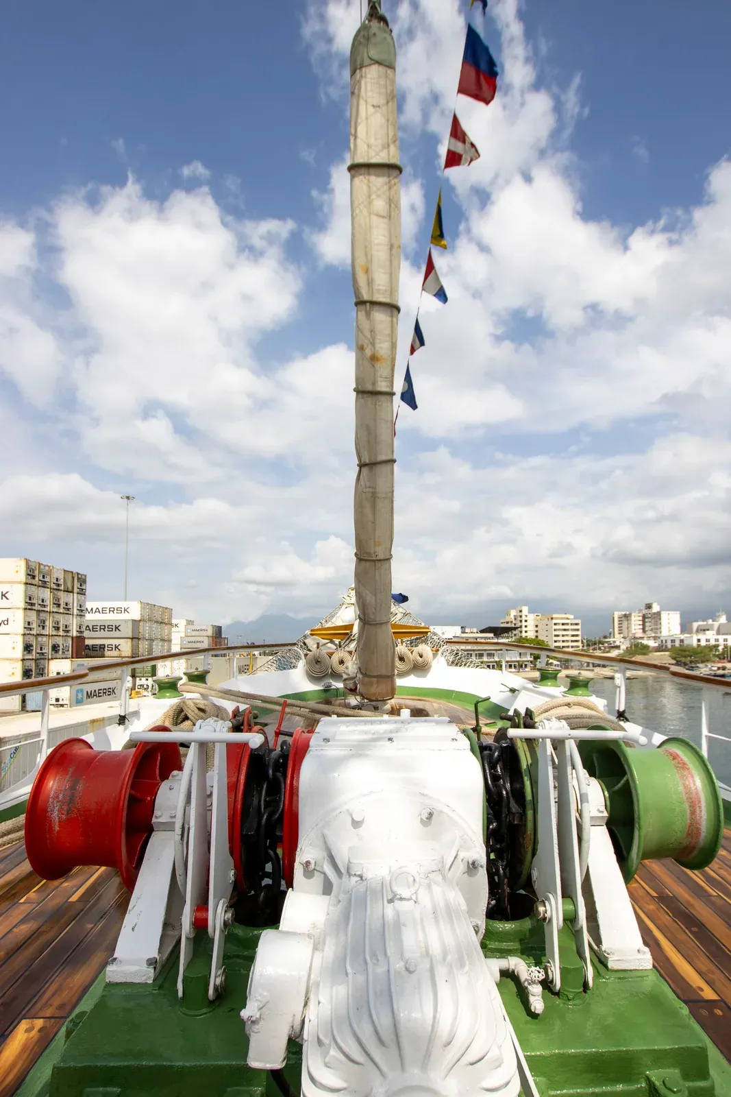 Winch and deck equipment on a workboat - shore power for fishing vessels and tugs