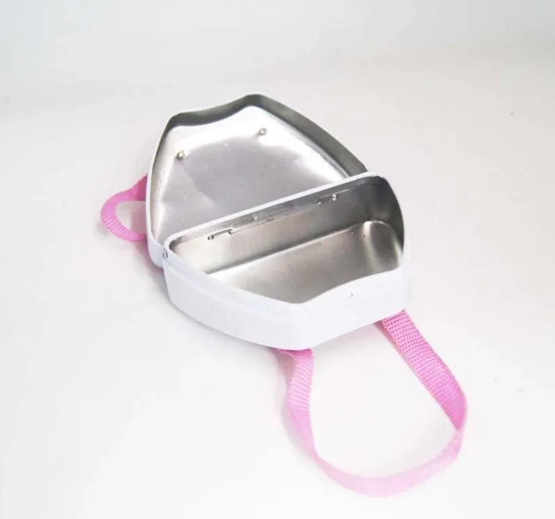 Mini tin box with handle