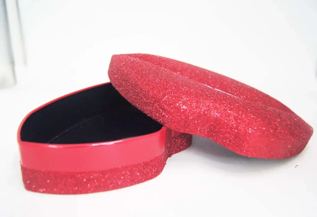 lip-shape tin box for cosmetic4