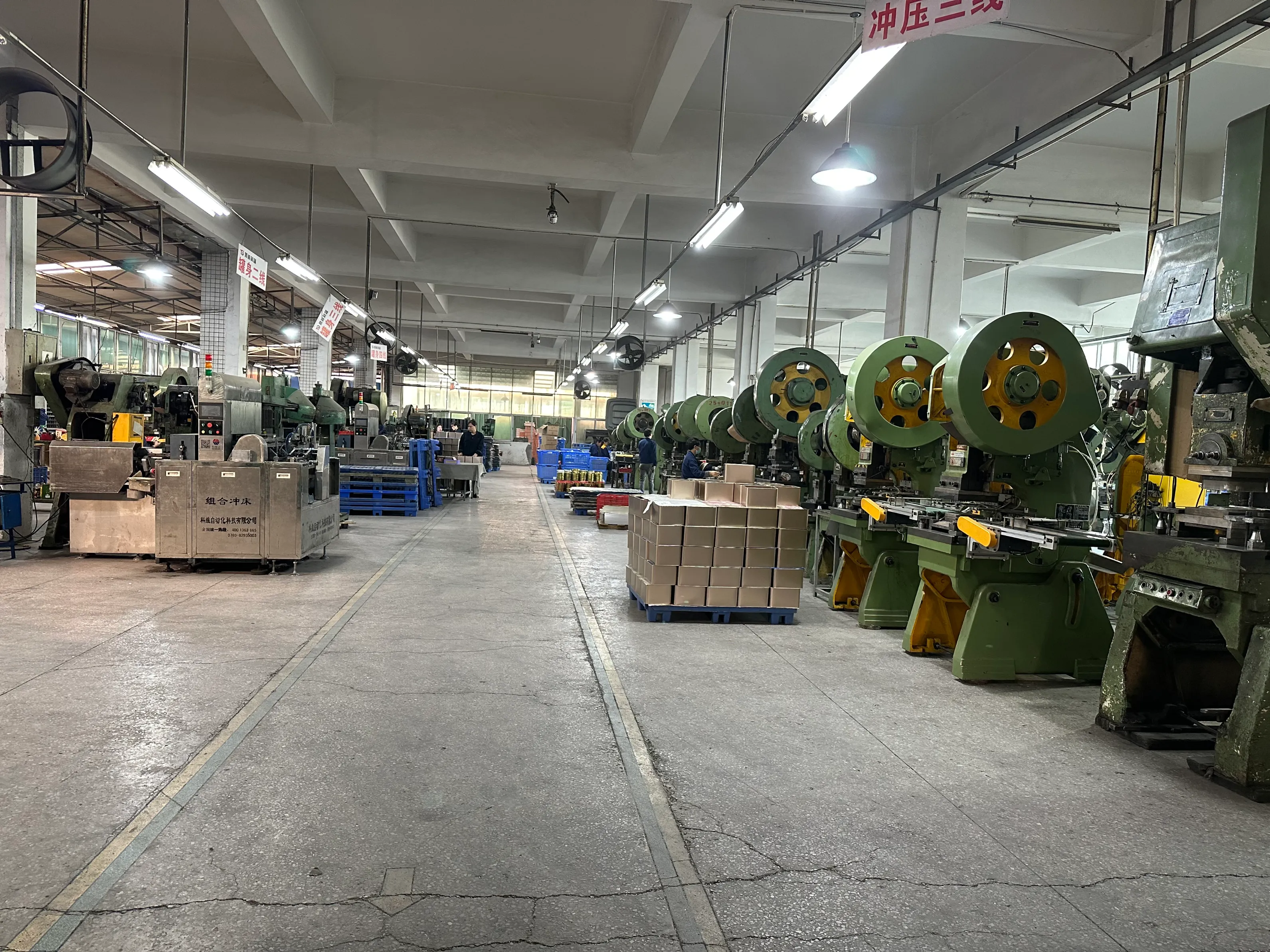 Tin box manufacturer workshop