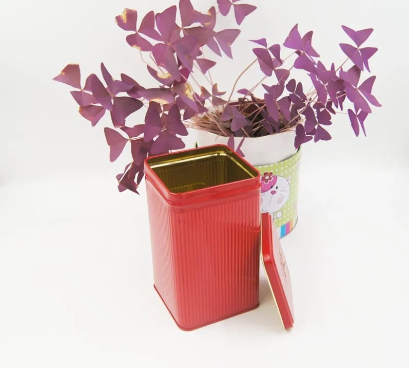 square tin box with emboss1