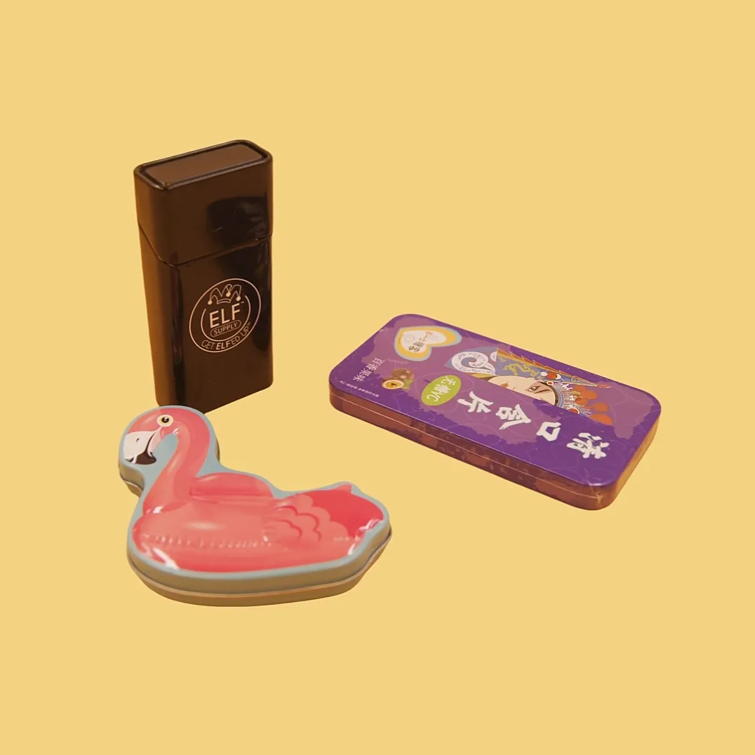 Small novelty tin box display set