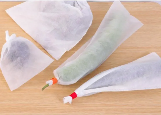Non-woven growing and nursery bags