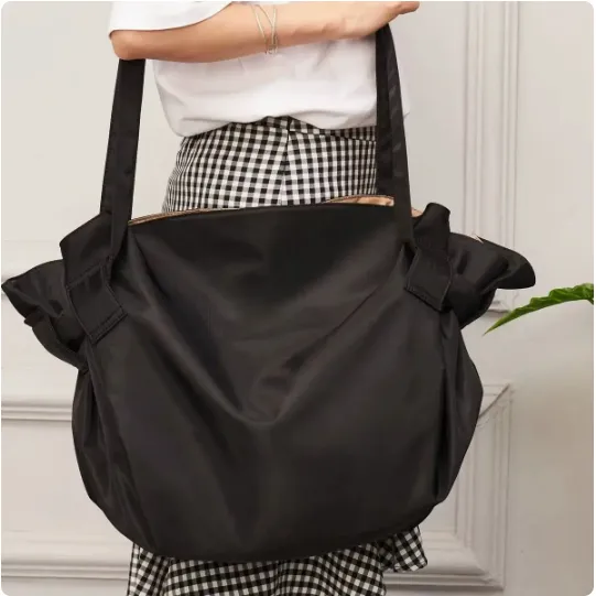 black Portable storage bag