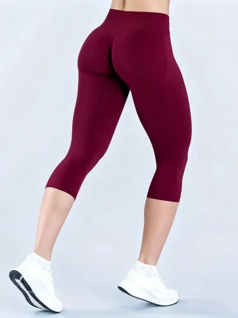 seamless-knee-length-yoga-capris-view-1