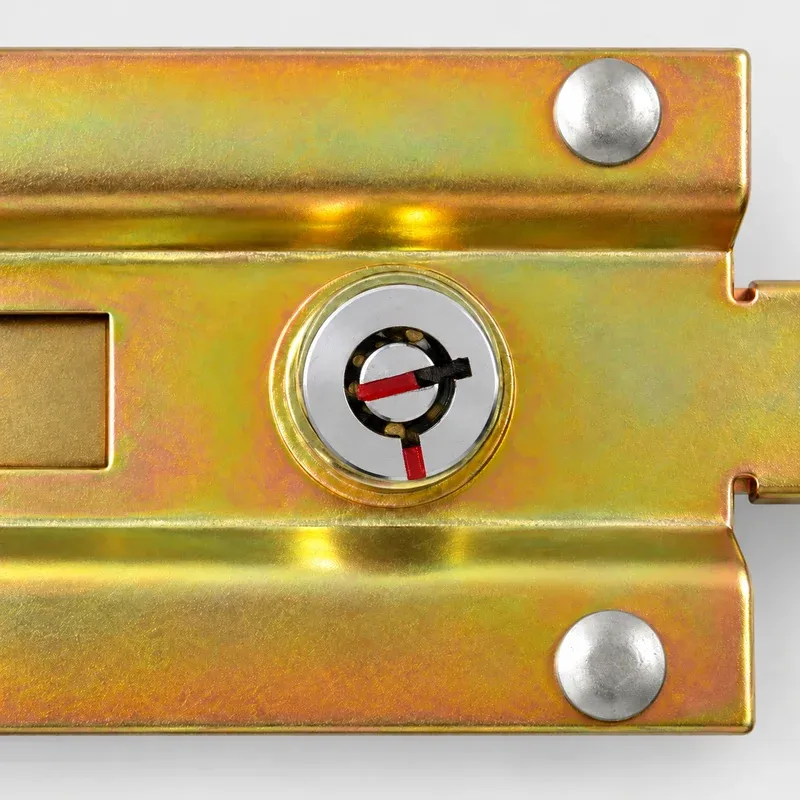 self-storage-latch-cylinder-detail