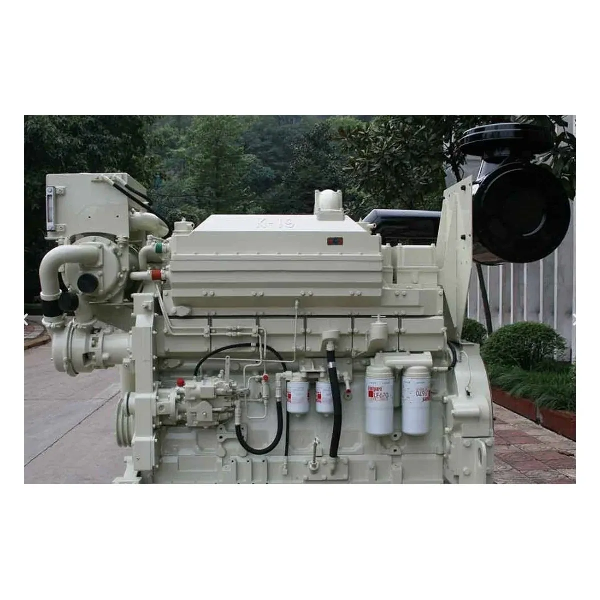 Cummins K19 Marine Diesel Engine (500–601 hp)