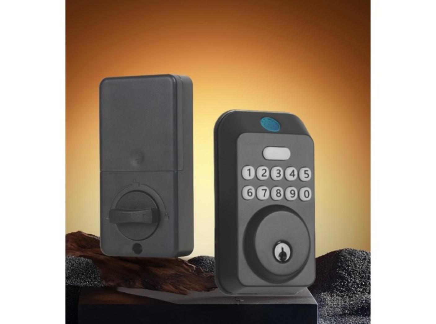 Smart Digital Deadbolt with Bluetooth connectivity. Unlocking methods: Fingerprint / Password / Key / App. Aluminum Alloy / Flame-Retardant ABS body, Level B lock cylinder, for wooden or met