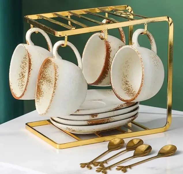 Mugs with gold iron rack (1)