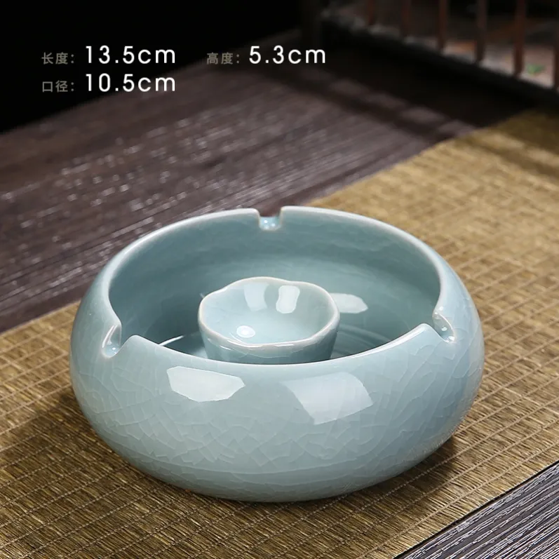 蓝色