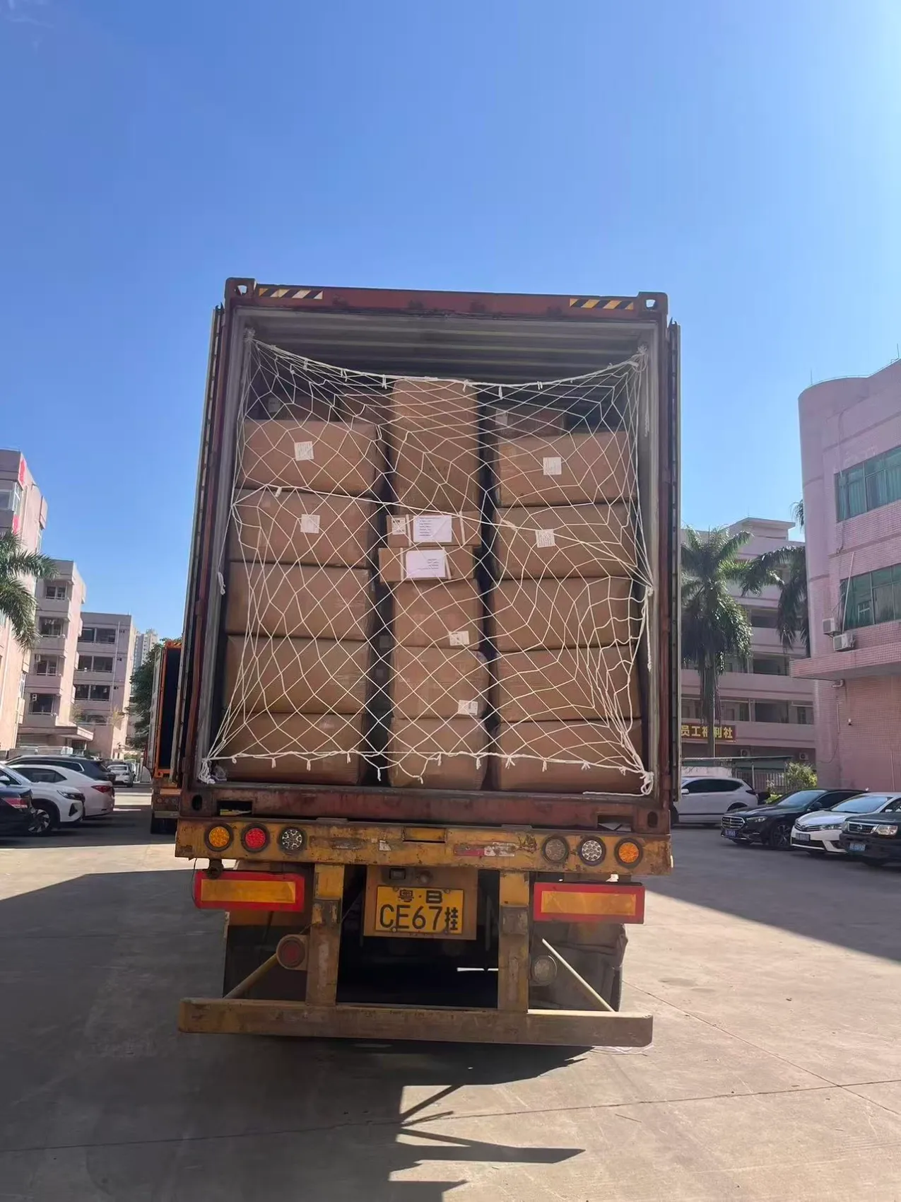 container-loading-export-shipment