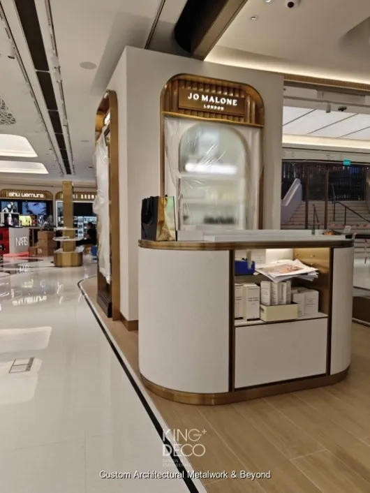 M8 DFS Duty-Free Display Cabinets — Macao 4