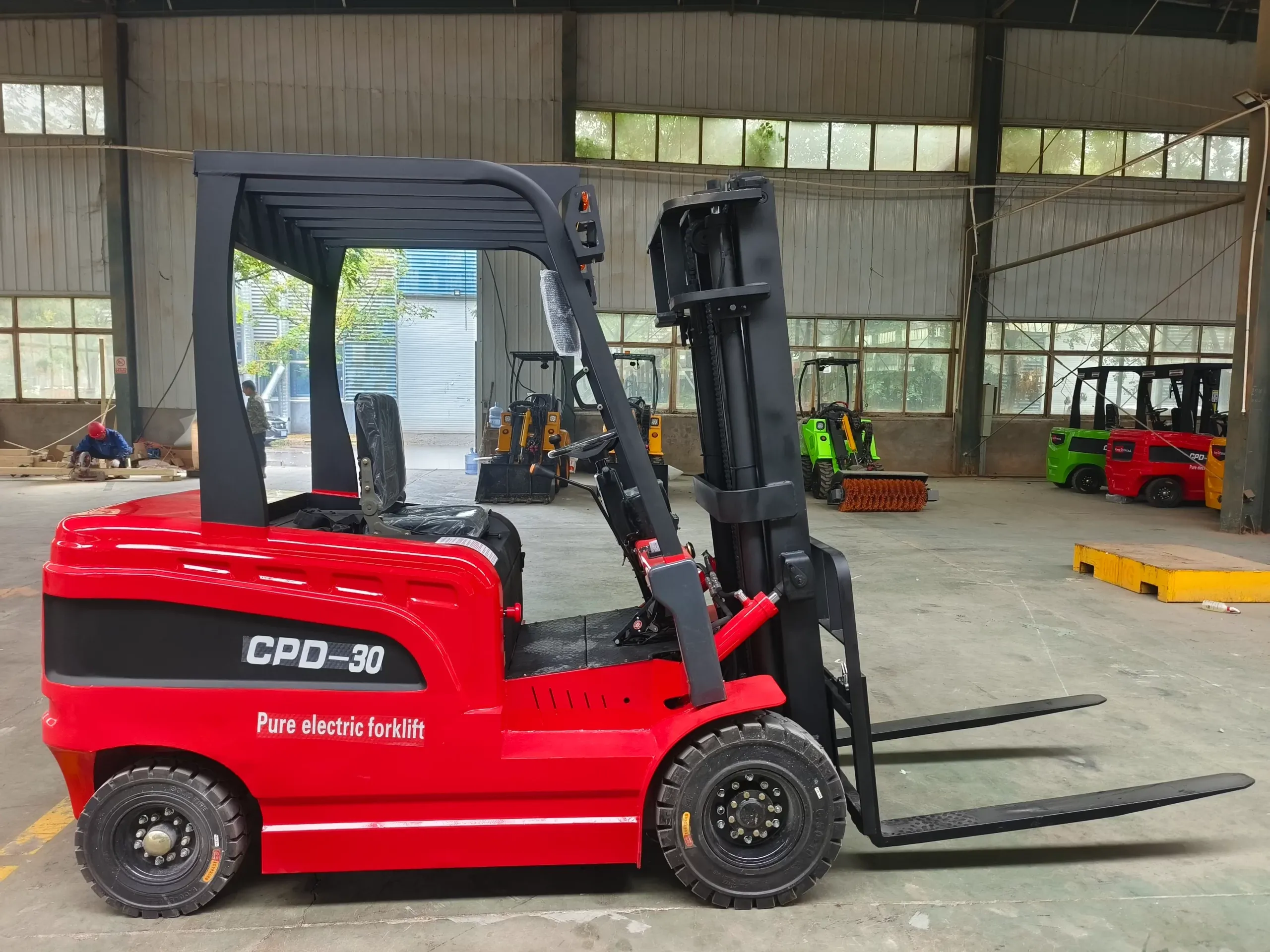 Difference Between Propane and Electric Forklift