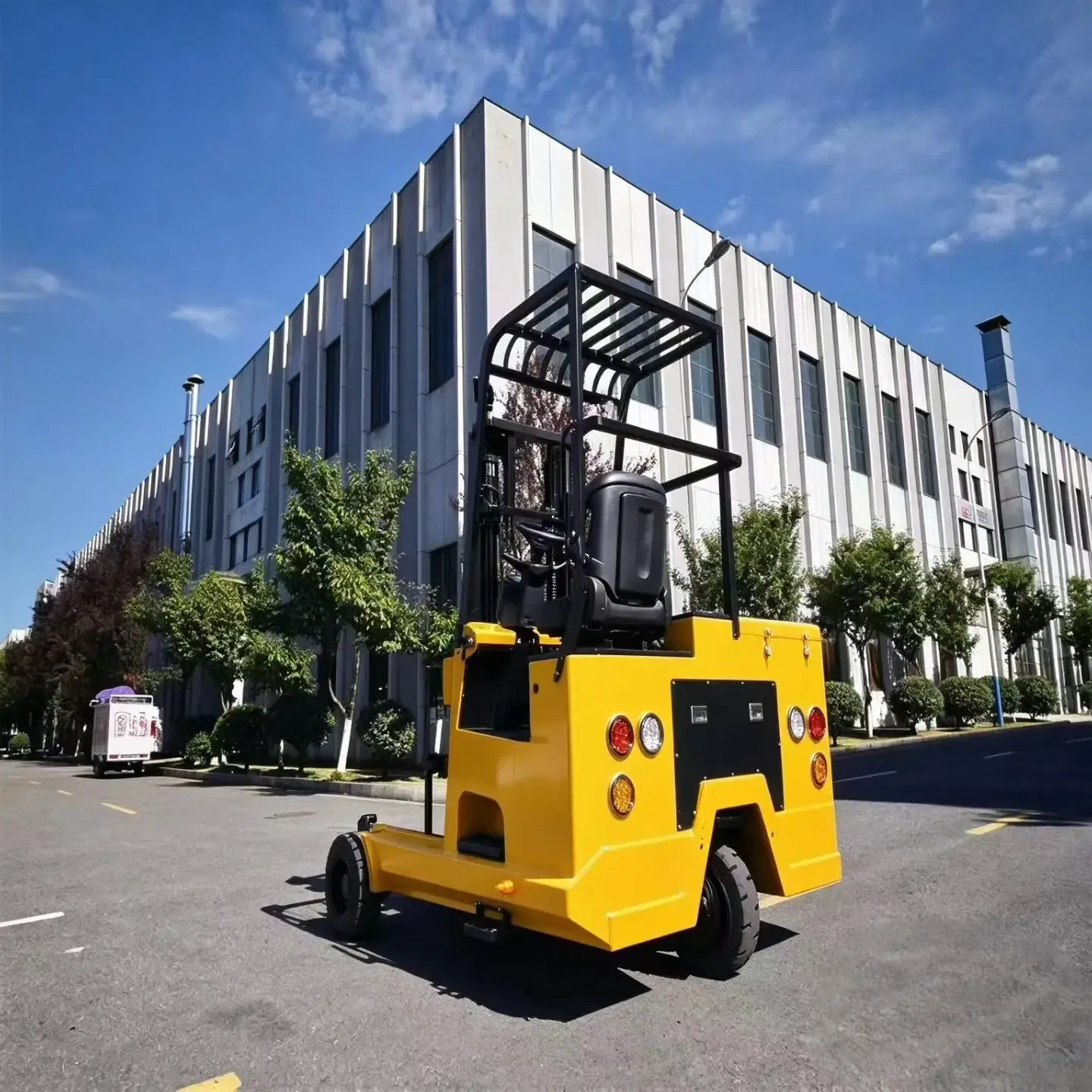 truck-mounted electric forklift yellow