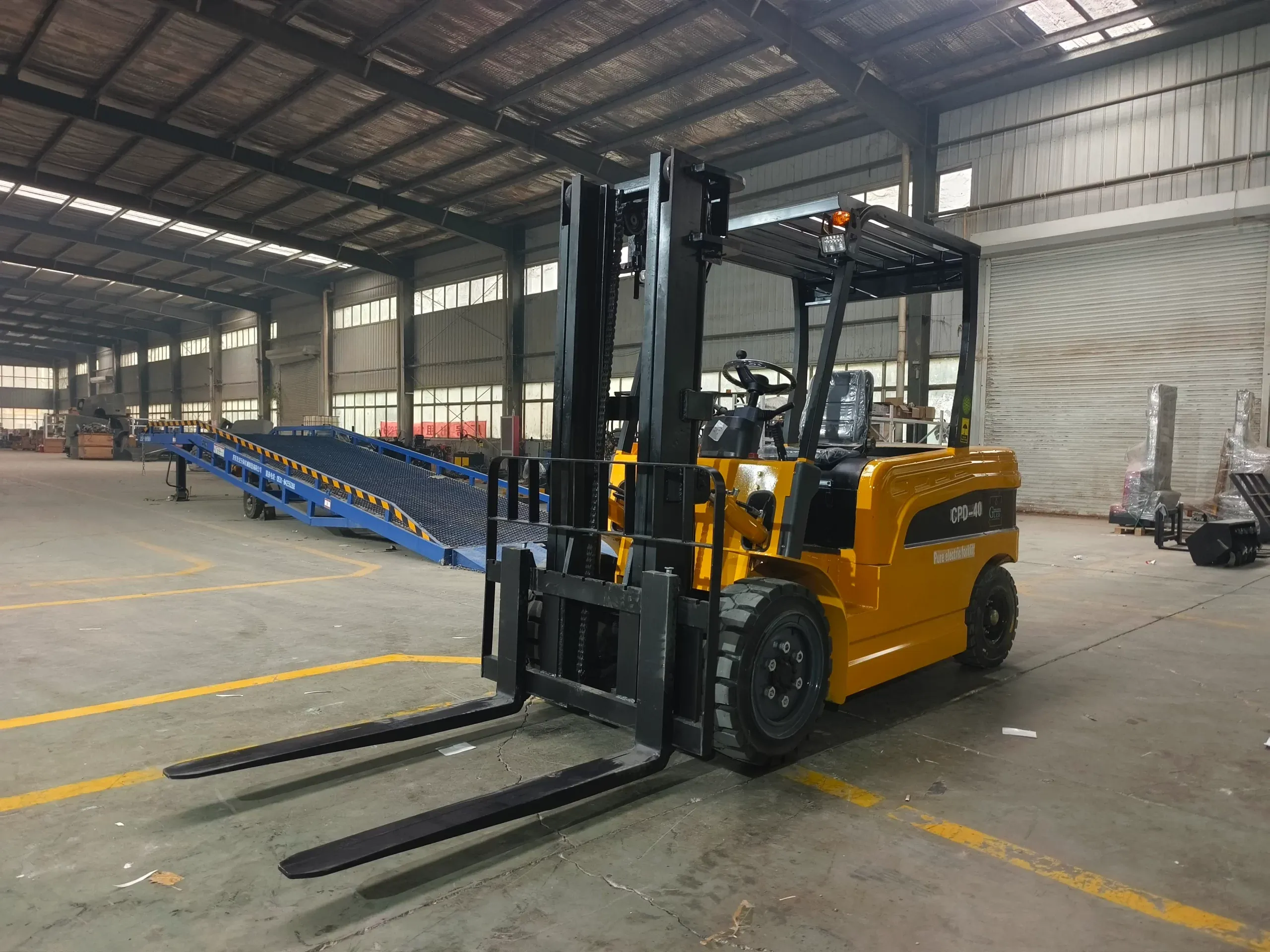 4T Electric Forklift 8 Scaled