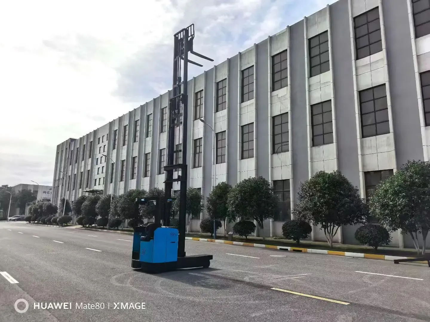 Multi Directional Reach Truck Forklift 4