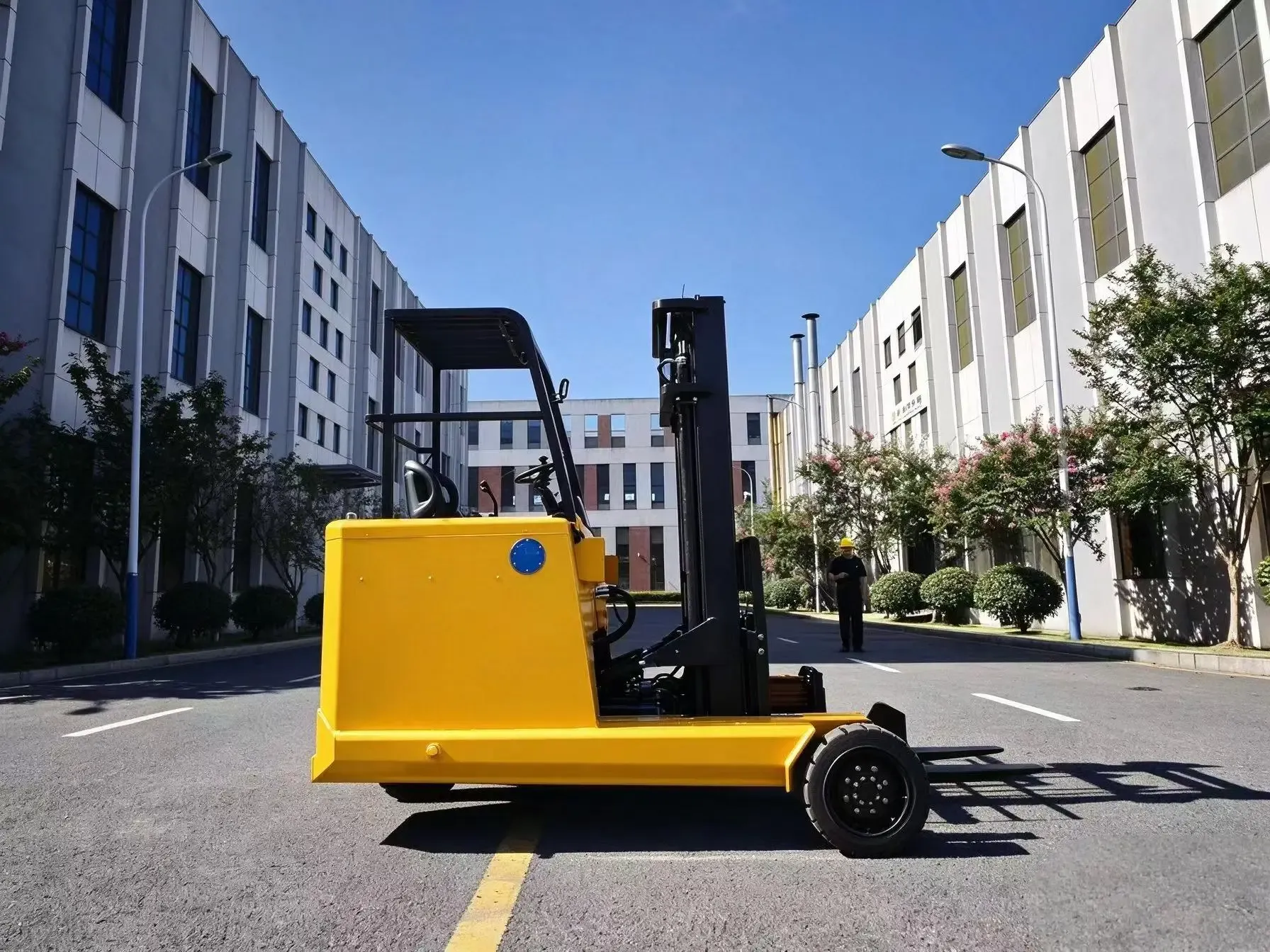 truck-mounted electric forklift (1)