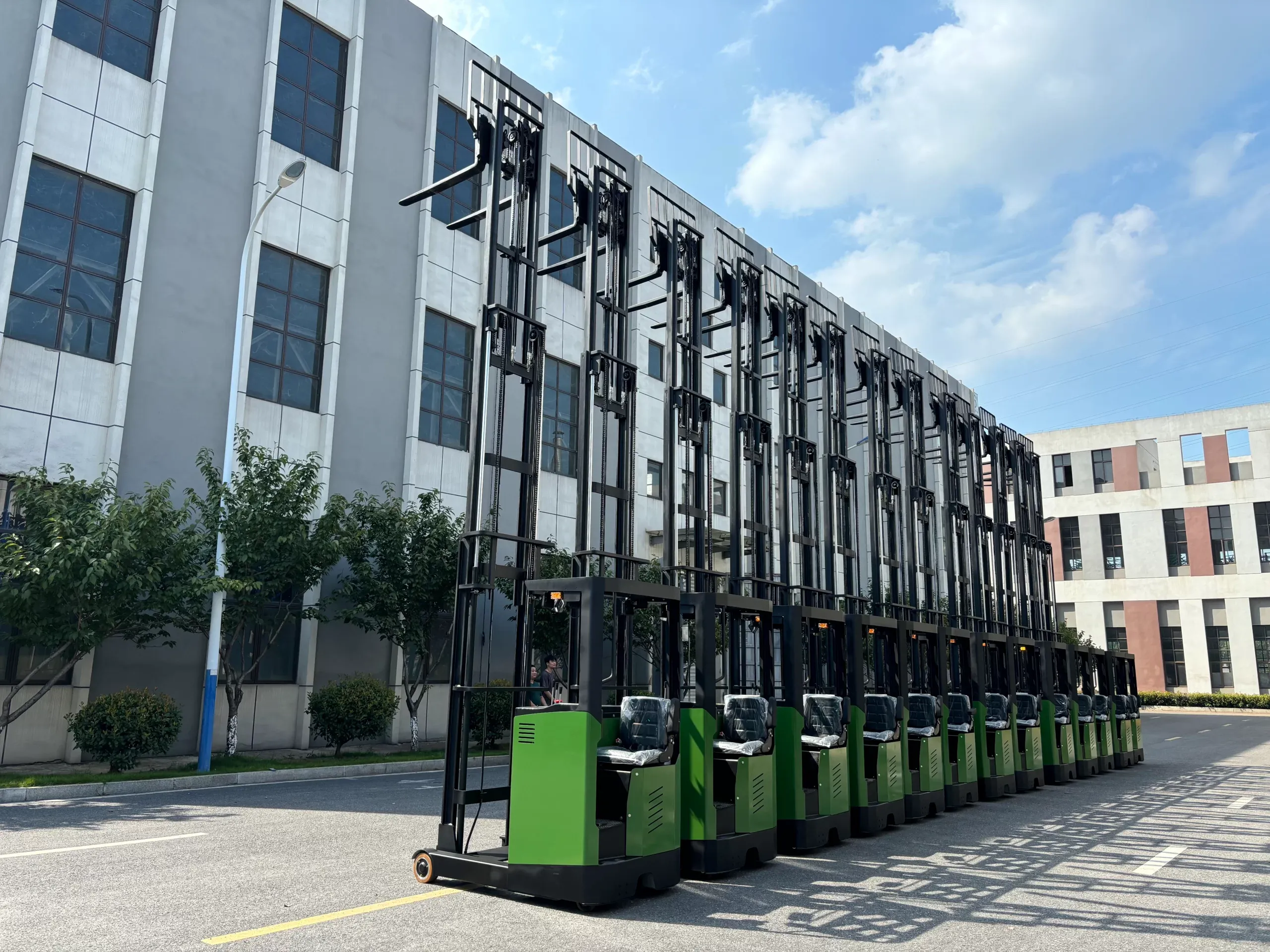 Ride-on-warehouse-reach-truck-scaled